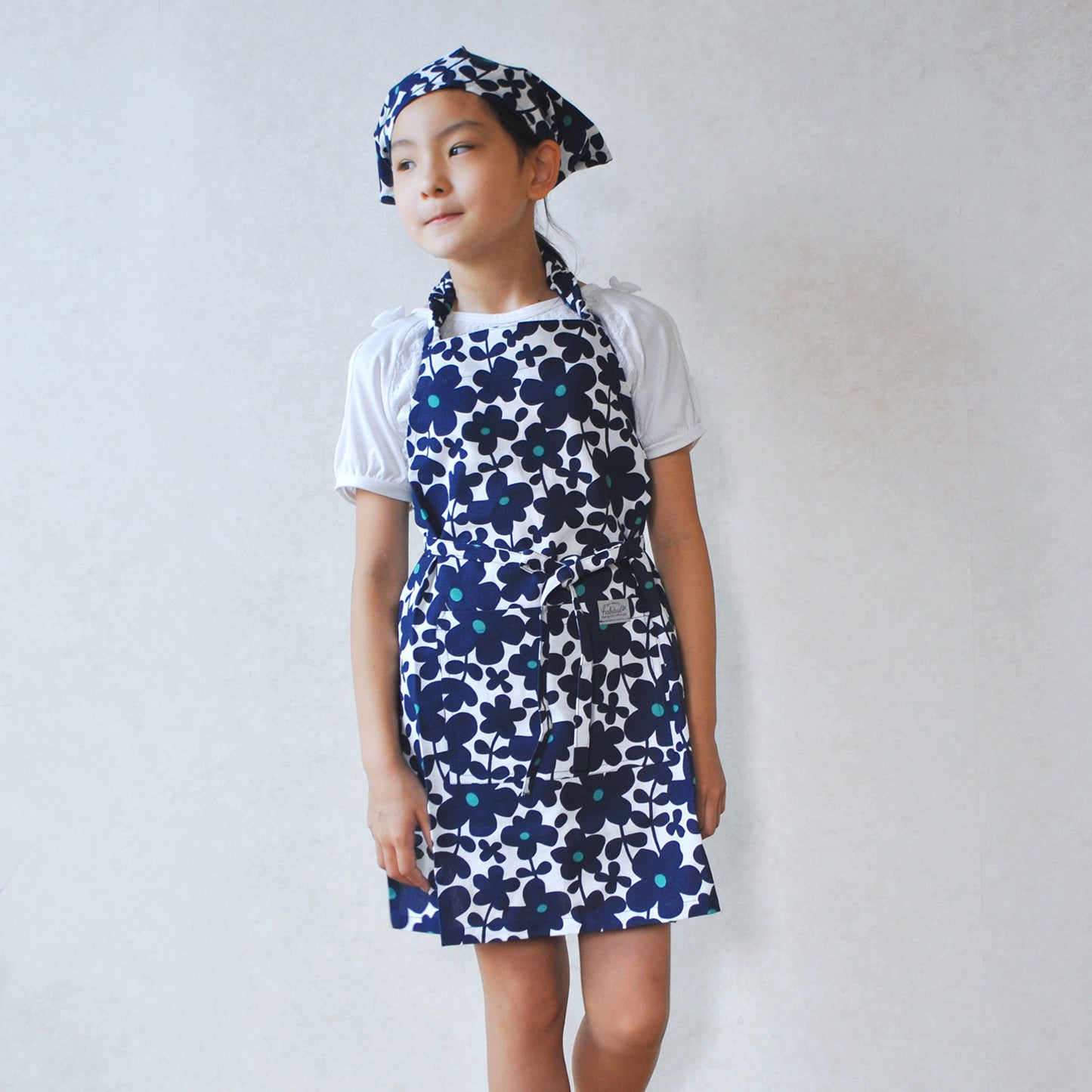 アビチュアル バンダナ付きキッズエプロンセット Mサイズ(100~130cm) セルマ レッド