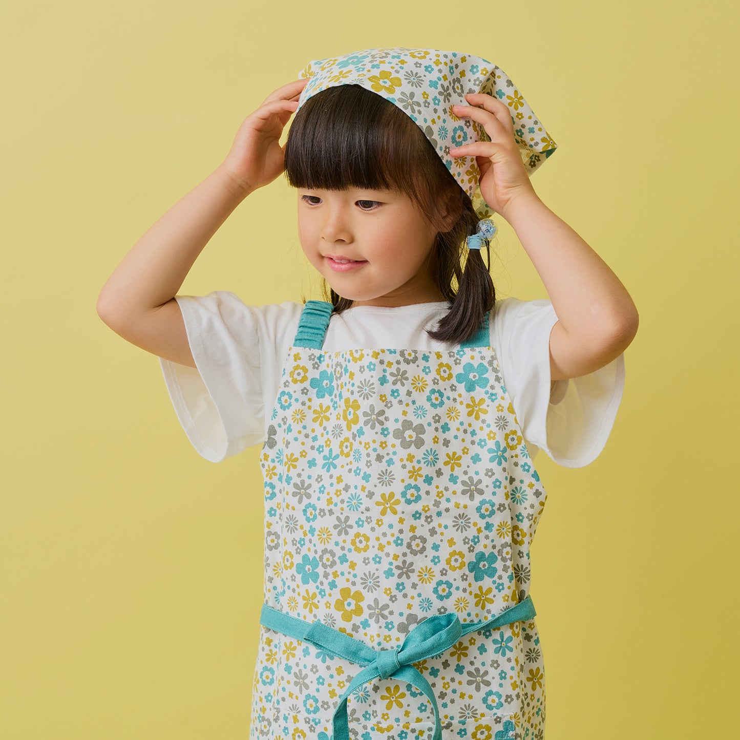 アビチュアル バンダナ・巾着付きキッズエプロンセット Lサイズ(130~150cm) リサ グリーン