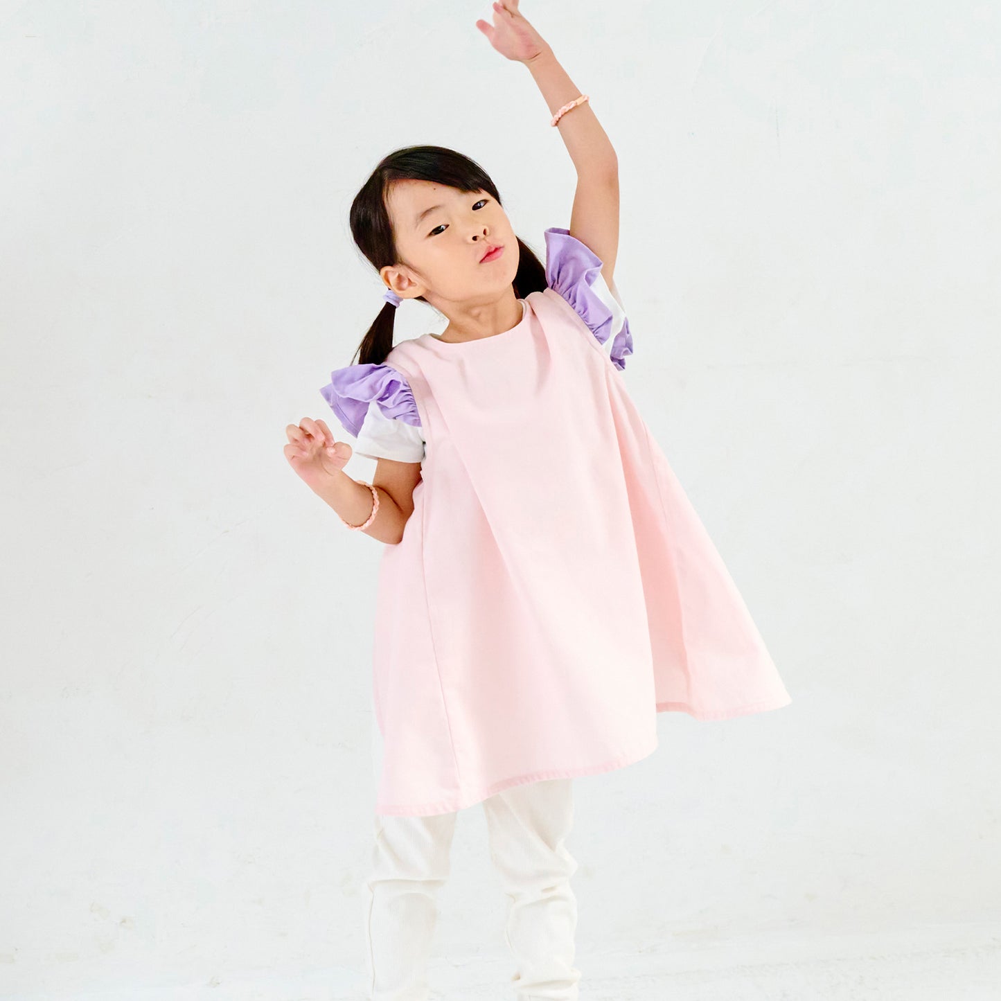 アビチュアル フリルキッズエプロン Mサイズ（100～130cm）ブルー【2026年SS新作】